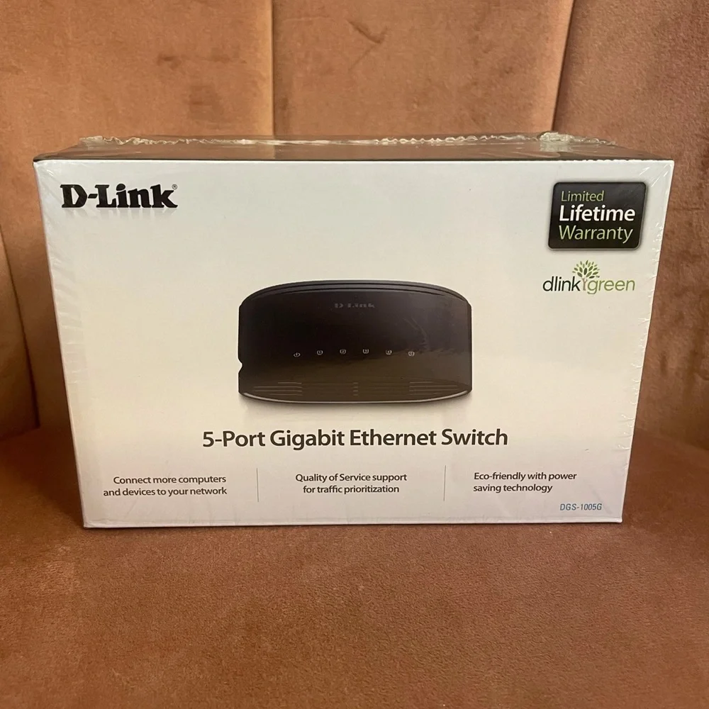NWT D-Link 5 port Ethernet Switch